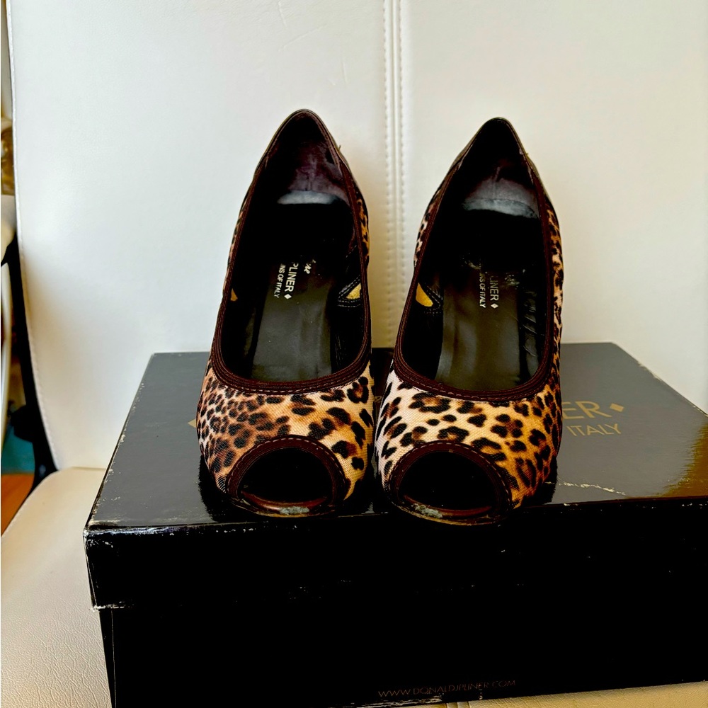 Leopard Printed Peep toe heels